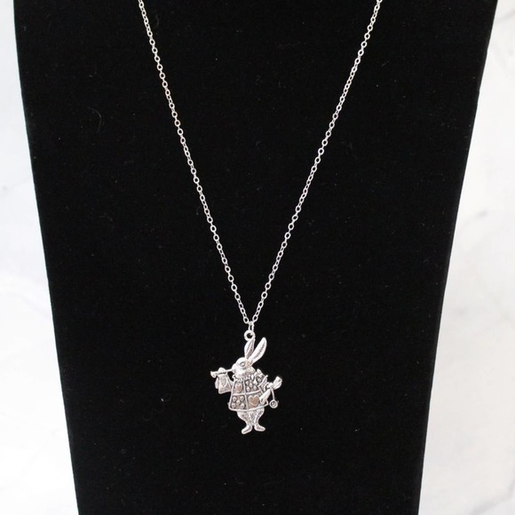 New Fashion Silver Tone Alice in Wonderland White Rabbit Necklace N42 - Picture 3 of 4